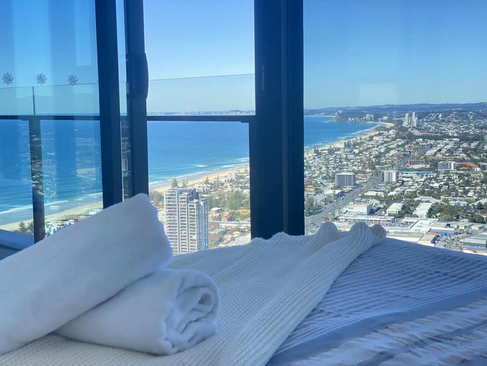 La Jolla Broadbeach * Gold Coast