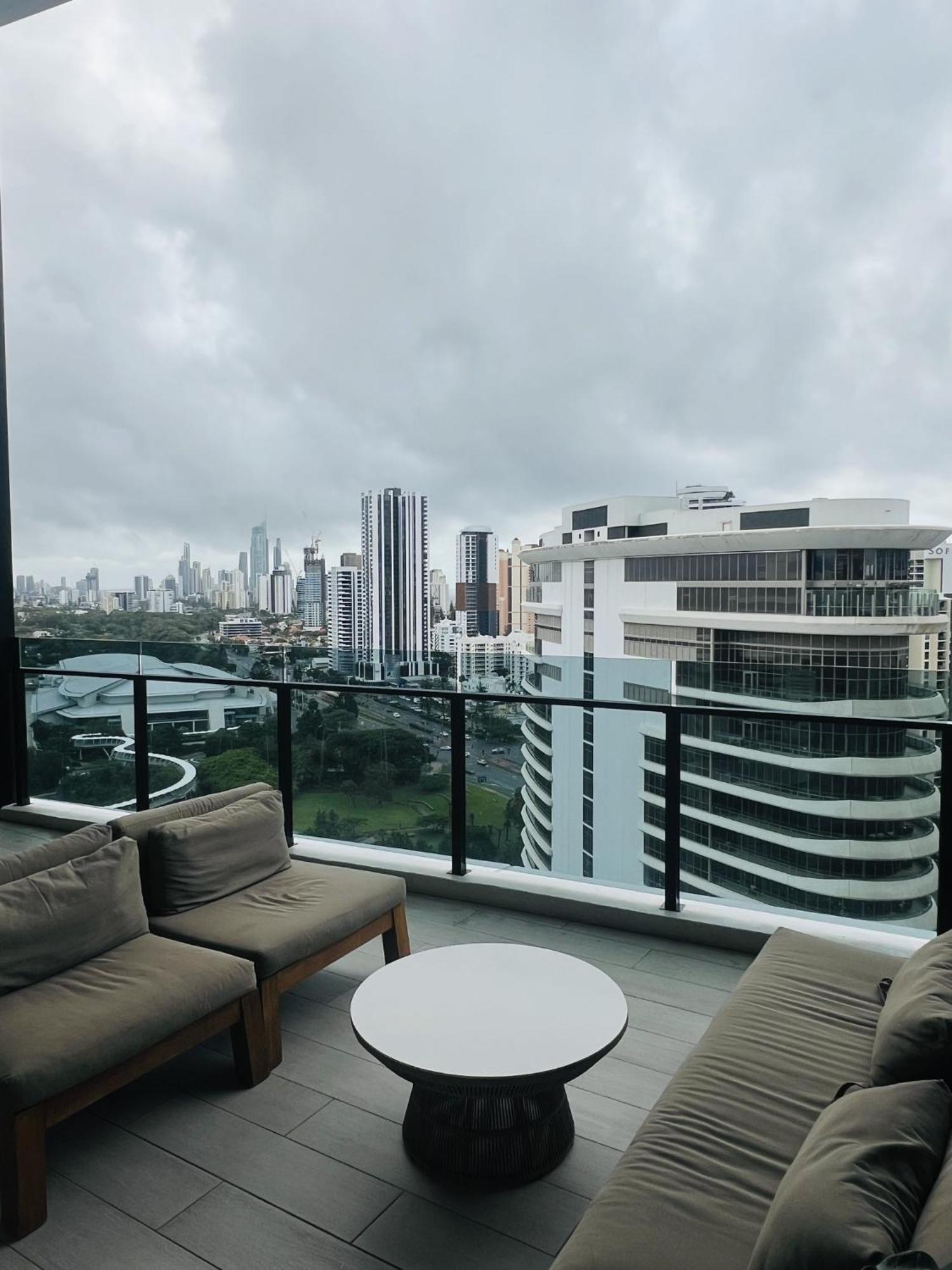 Aparthotel La Jolla Broadbeach Gold Coast